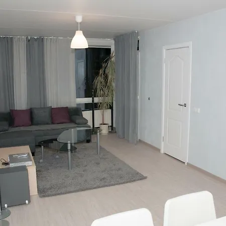Auras Next To The Center Of Apartment