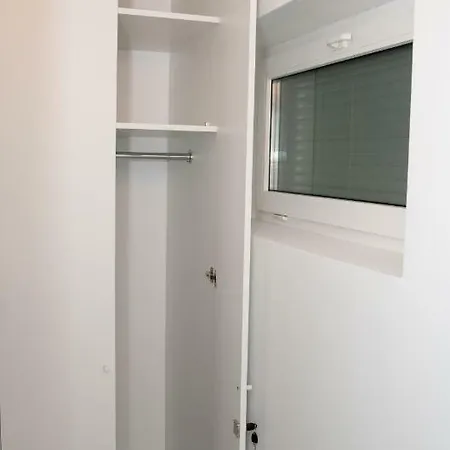 Apartment Auras Next To The Center Of
